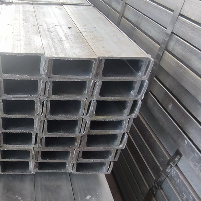 Kanał C ocynkowany długi stalowy profil belki U 80 * 43 * 5 mm Q235 Q345 Materiał